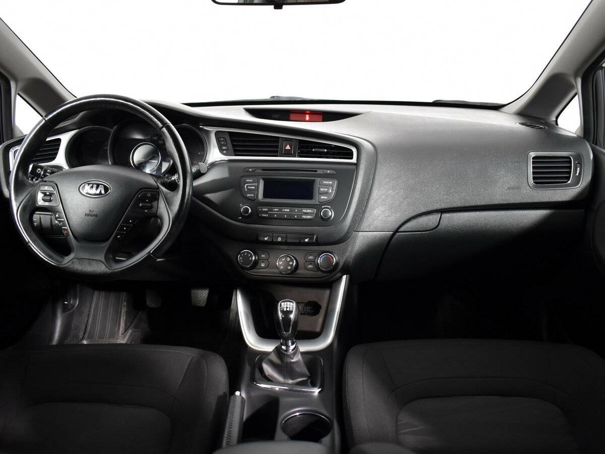 Kia Ceed с пробегом — 2016 год. Фото: #10