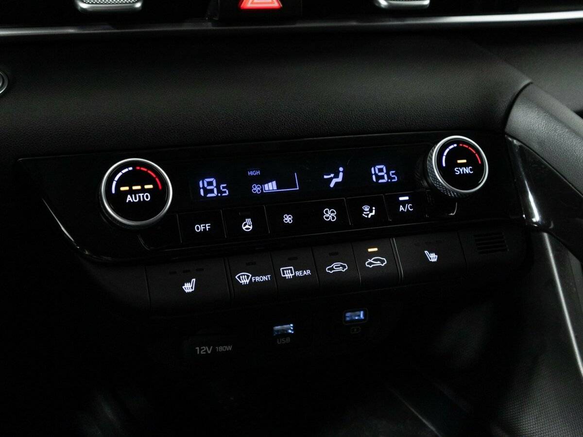 Hyundai Elantra с пробегом — 2021 год. Фото: #15