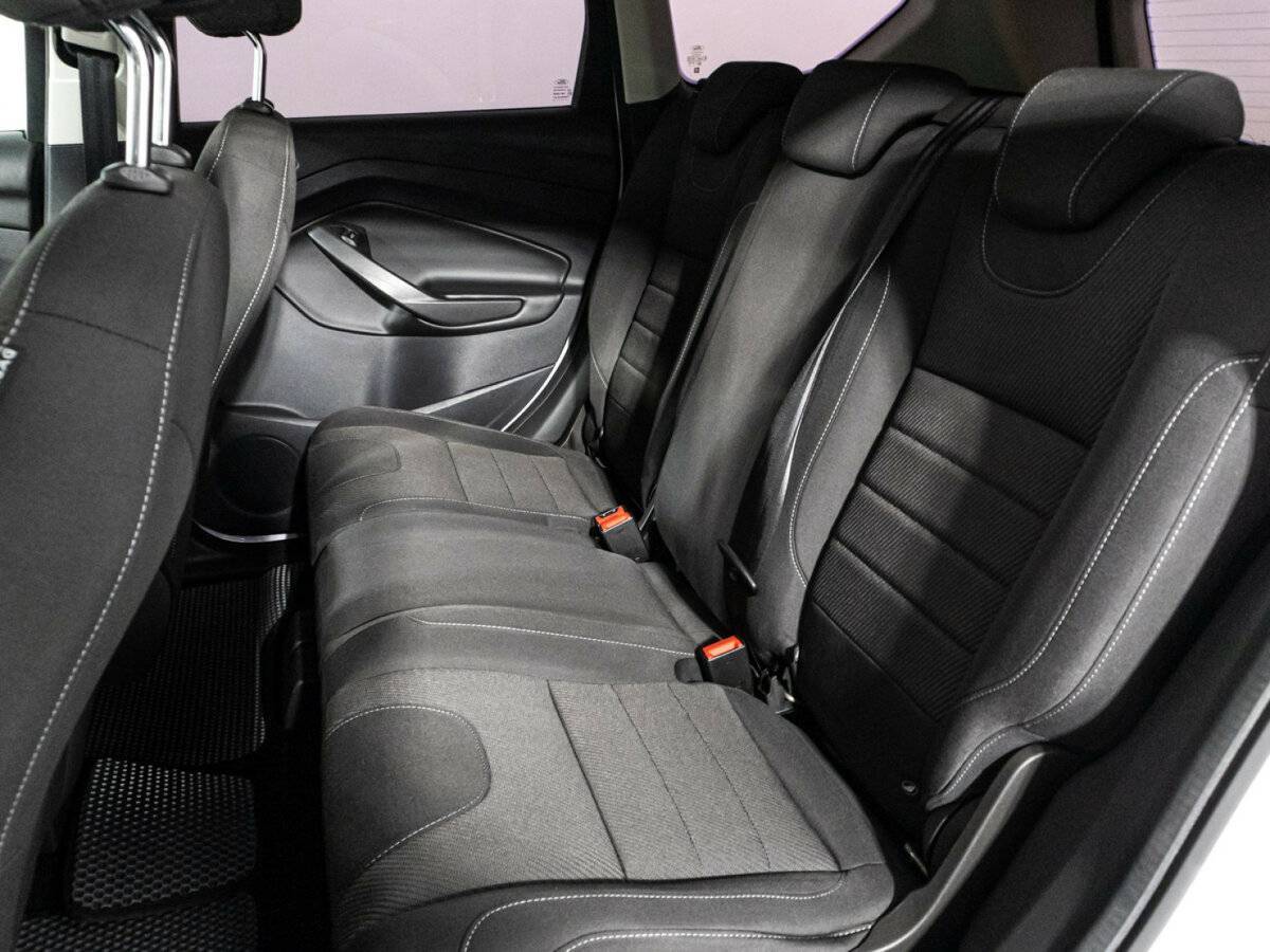 Ford Kuga с пробегом — 2016 год. Фото: #9