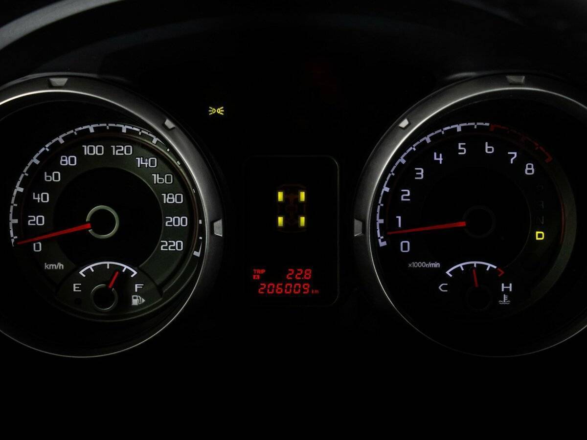 Mitsubishi Pajero с пробегом — 2012 год. Фото: #13