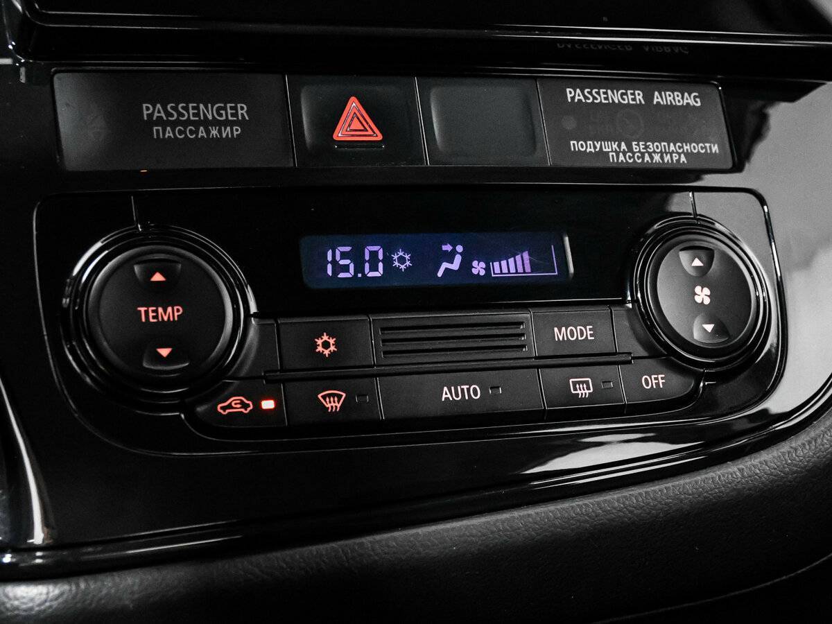 Mitsubishi Outlander с пробегом — 2015 год. Фото: #15