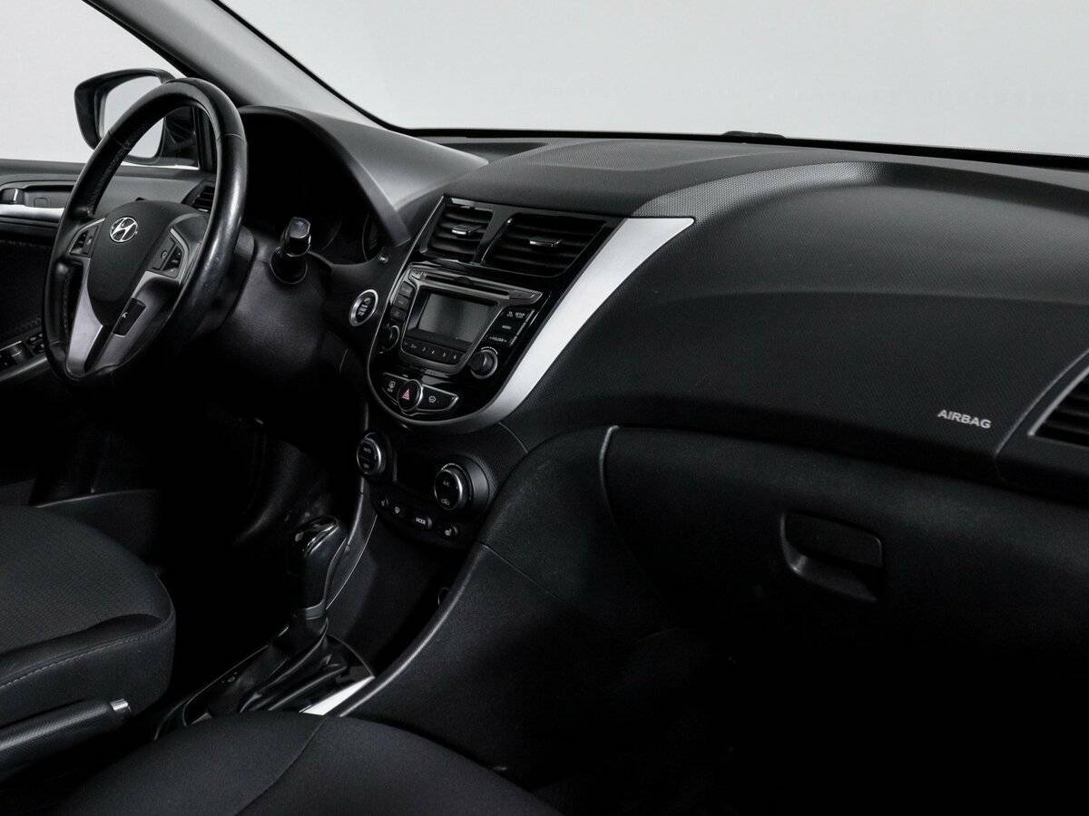 Hyundai Solaris с пробегом — 2015 год. Фото: #5