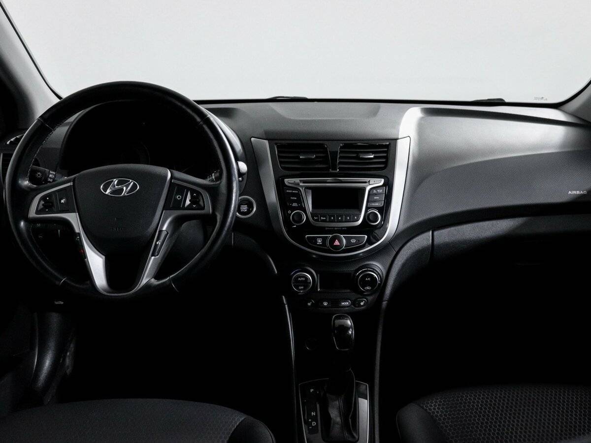 Hyundai Solaris с пробегом — 2015 год. Фото: #8