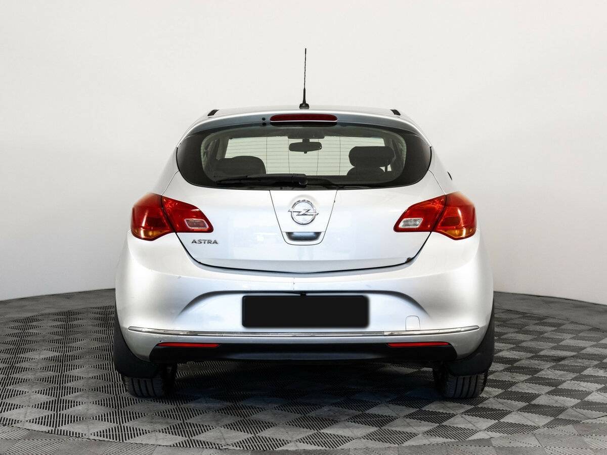 Opel Astra с пробегом — 2013 год. Фото: #5