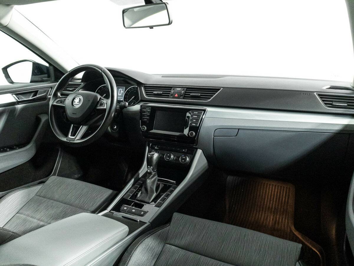 Skoda Superb с пробегом — 2015 год. Фото: #8