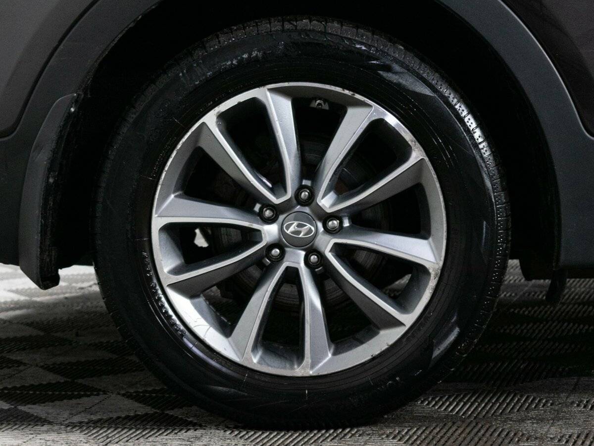 Hyundai Santa Fe с пробегом — 2017 год. Фото: #19