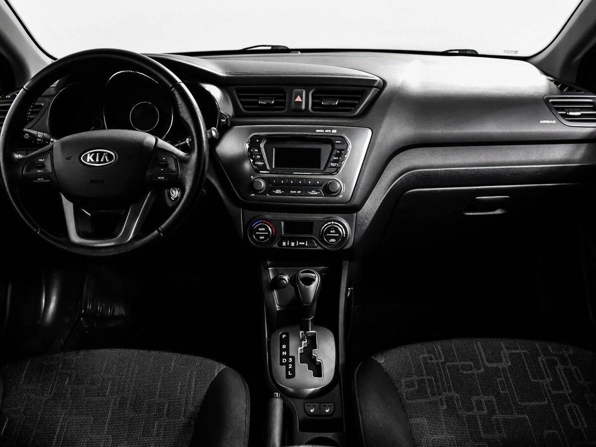 Kia Rio с пробегом — 2012 год. Фото: #10
