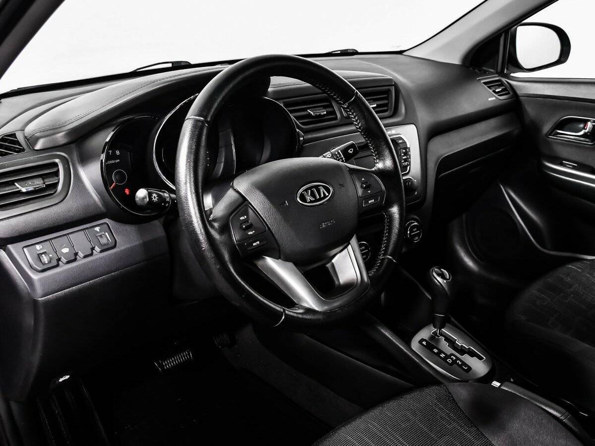 Kia Rio с пробегом — 2012 год. Фото: #12