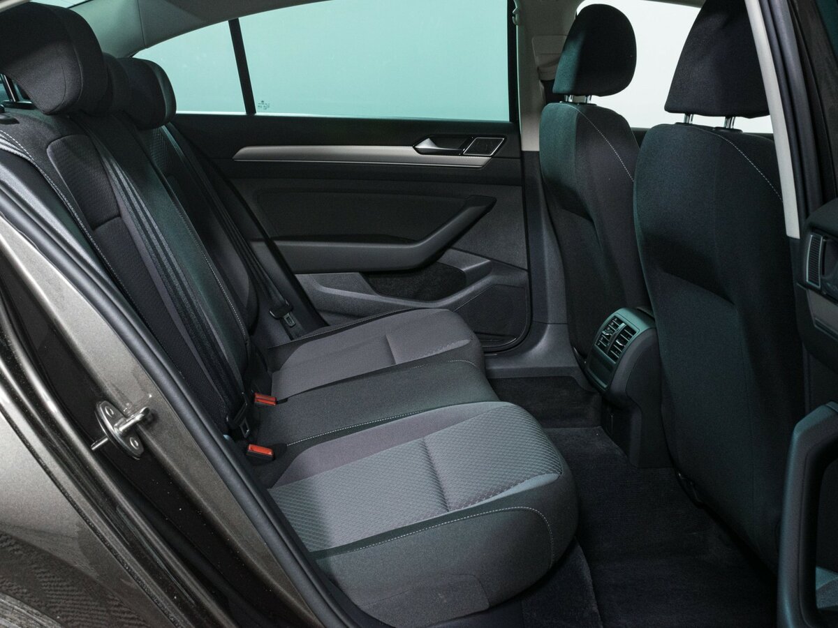 Volkswagen Passat с пробегом — 2017 год. Фото: #8