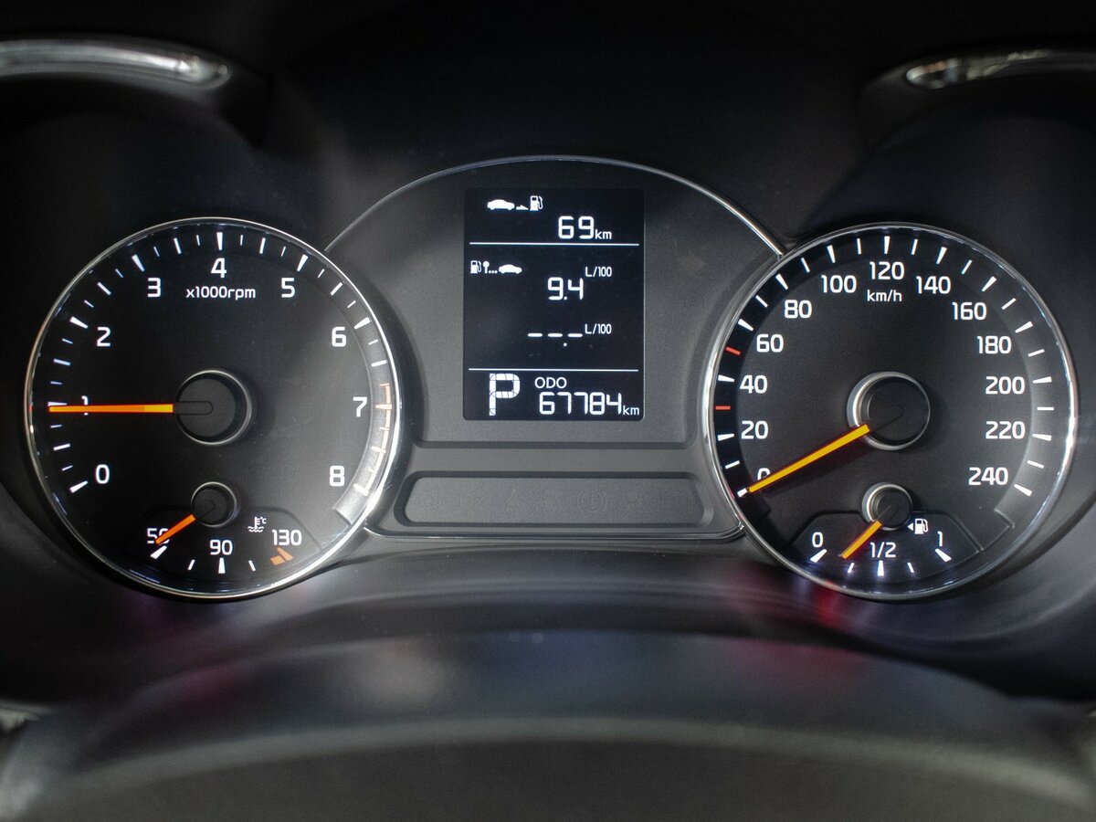 Kia Cerato с пробегом — 2015 год. Фото: #10