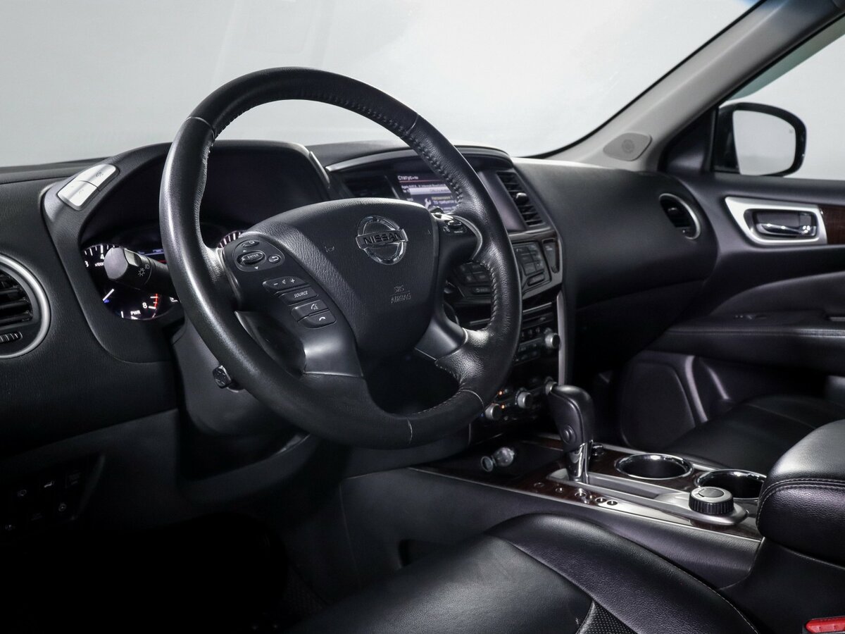 Nissan Pathfinder с пробегом — 2015 год. Фото: #12