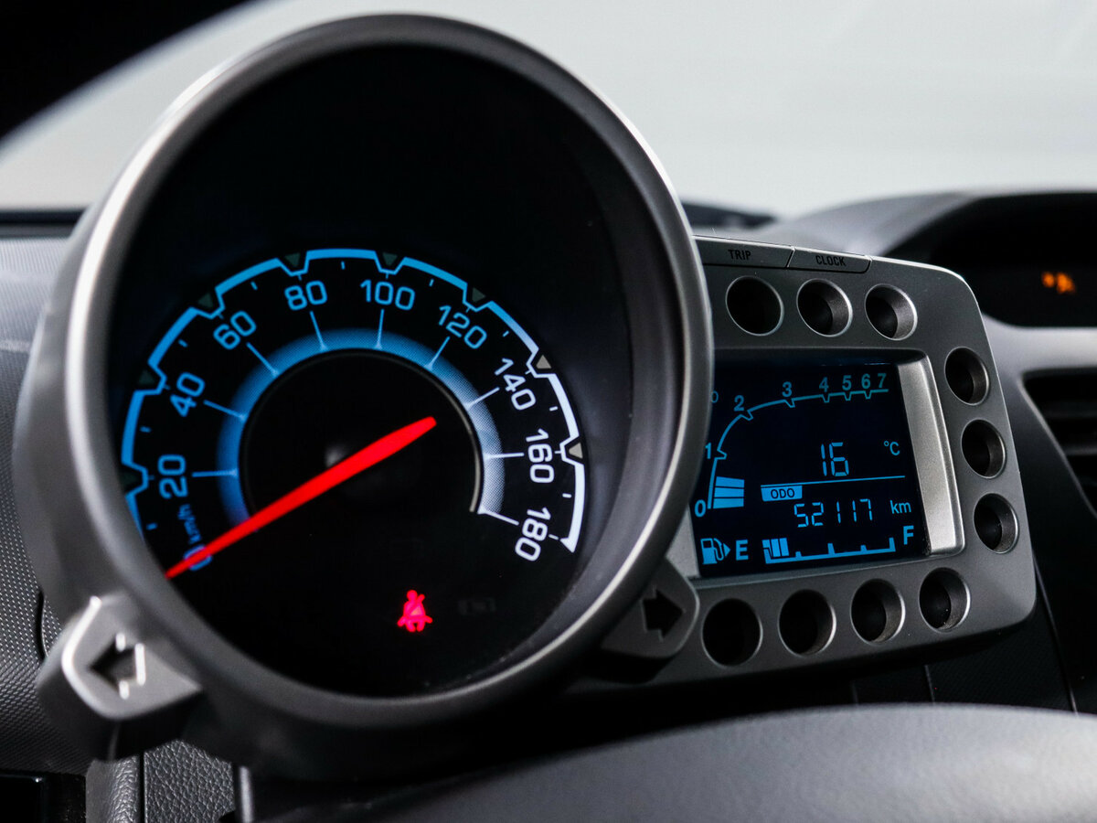 Chevrolet Spark с пробегом — 2014 год. Фото: #10