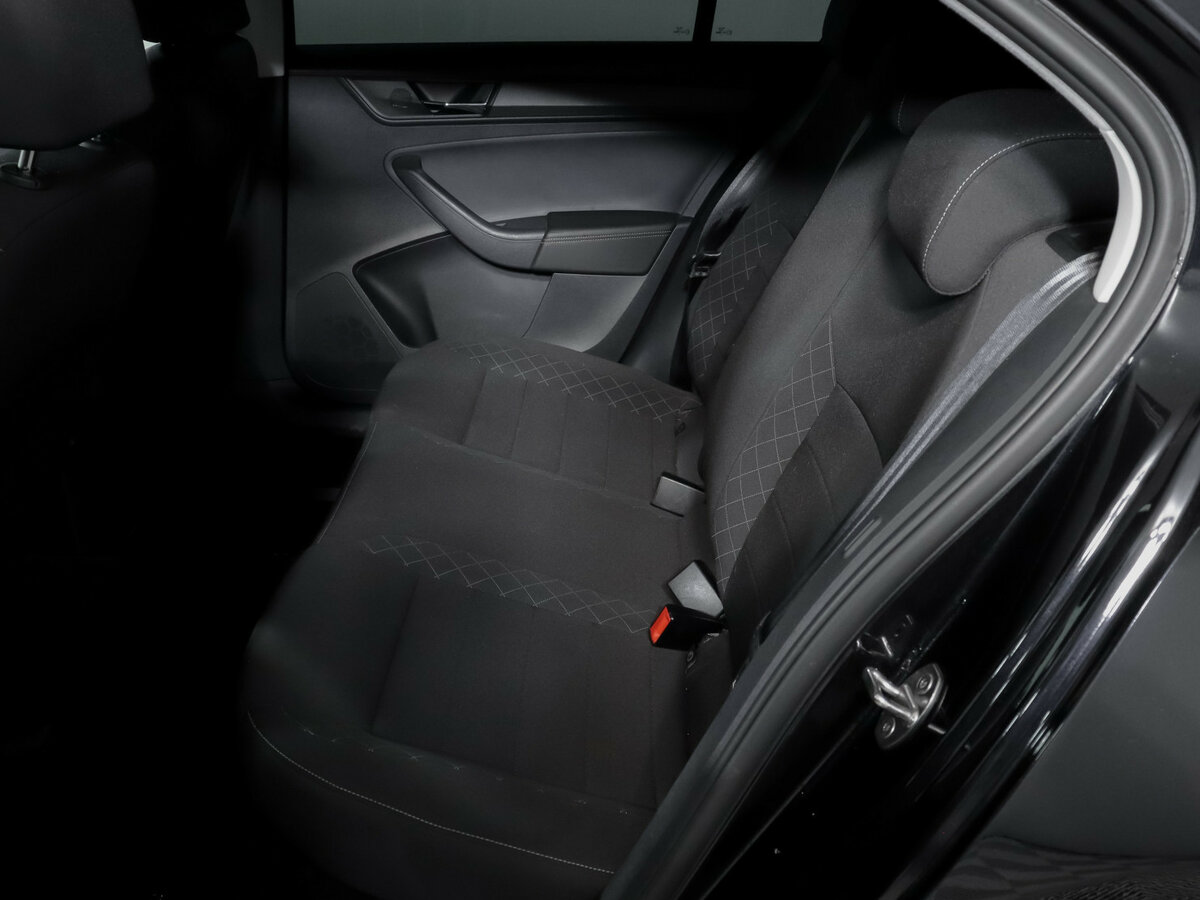 Skoda Rapid с пробегом — 2021 год. Фото: #7