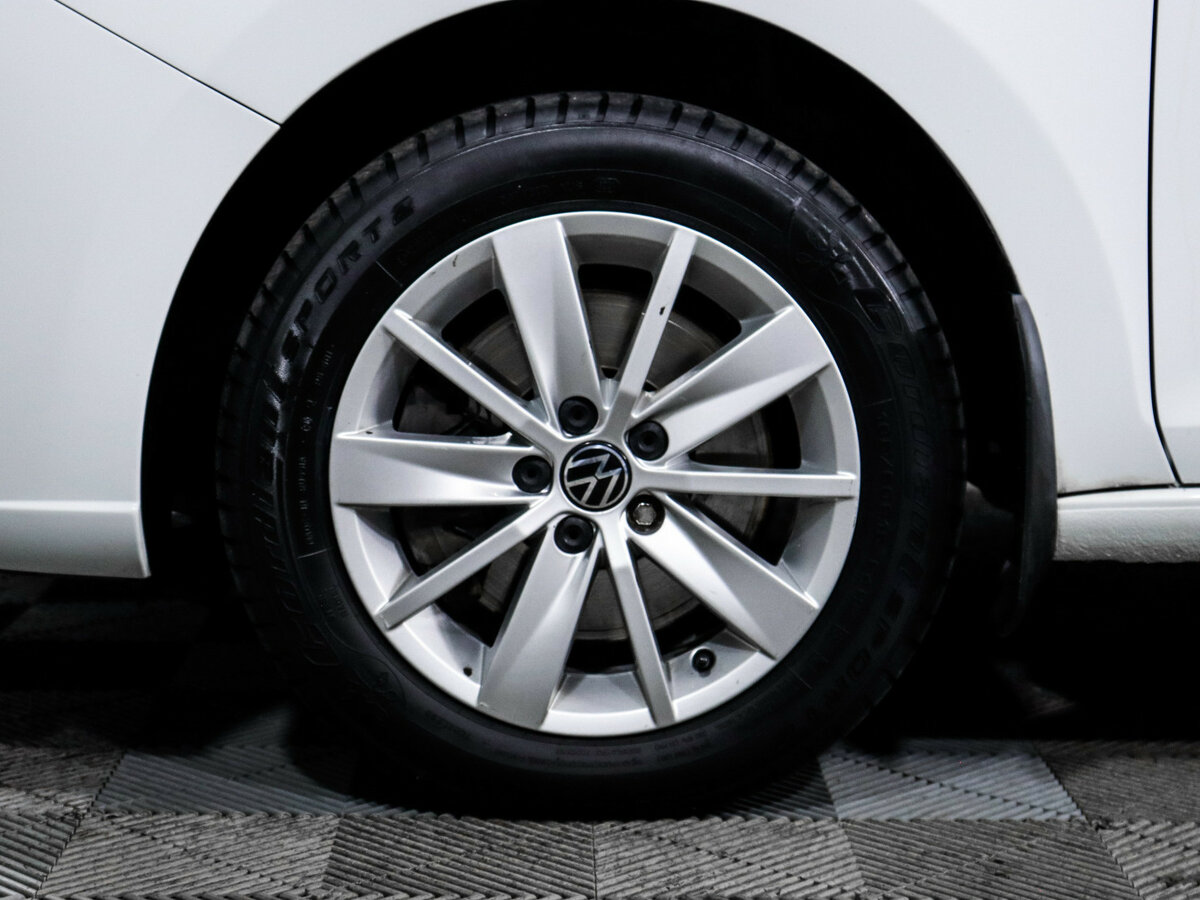 Volkswagen Polo с пробегом — 2021 год. Фото: #12