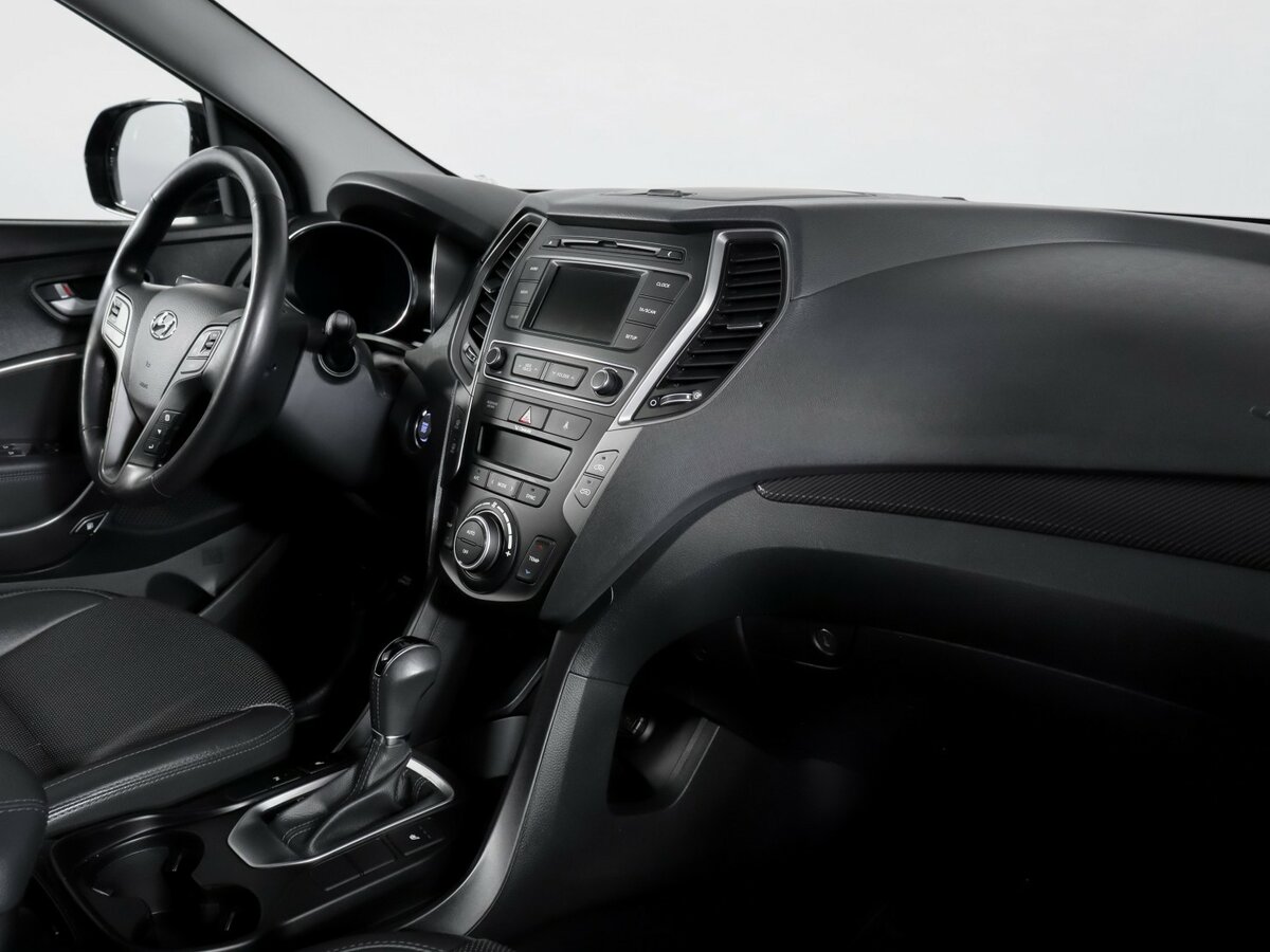 Hyundai Santa Fe с пробегом — 2015 год. Фото: #6