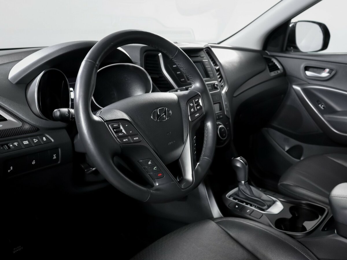 Hyundai Santa Fe с пробегом — 2015 год. Фото: #11