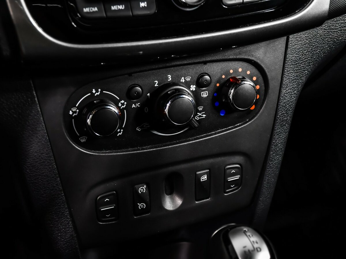 Renault Logan с пробегом — 2018 год. Фото: #13