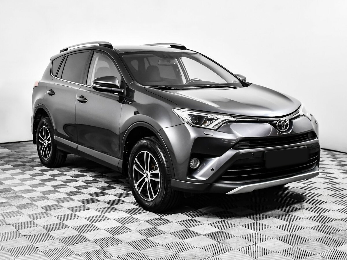 Toyota RAV4 с пробегом — 2016 год. Фото: #2