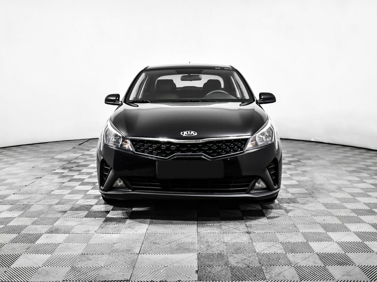 Kia Rio с пробегом — 2020 год. Фото: #1