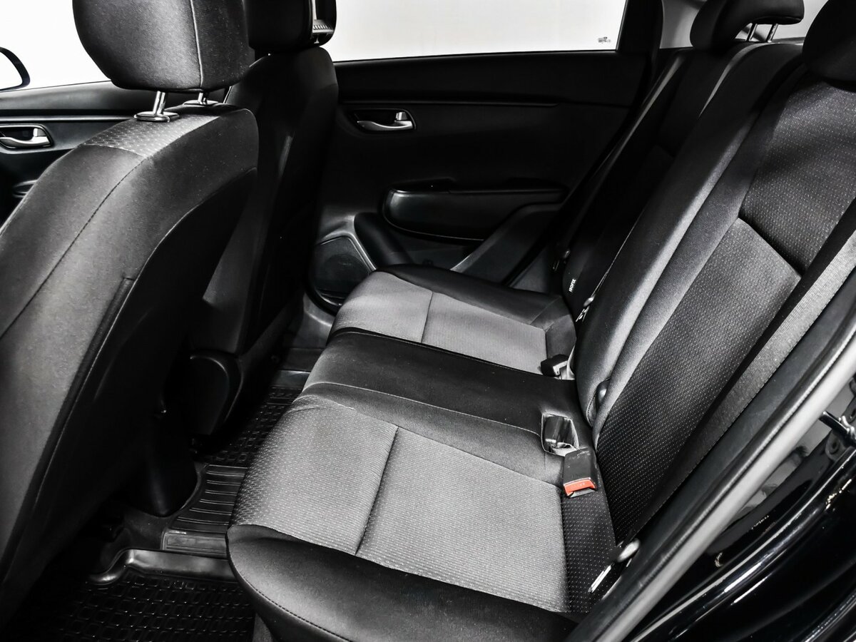 Kia Rio с пробегом — 2020 год. Фото: #9