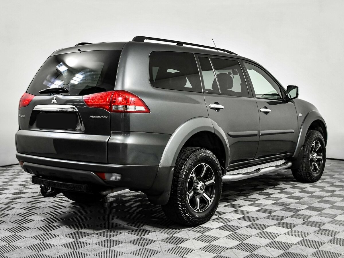 Mitsubishi Pajero Sport с пробегом — 2013 год. Фото: #3