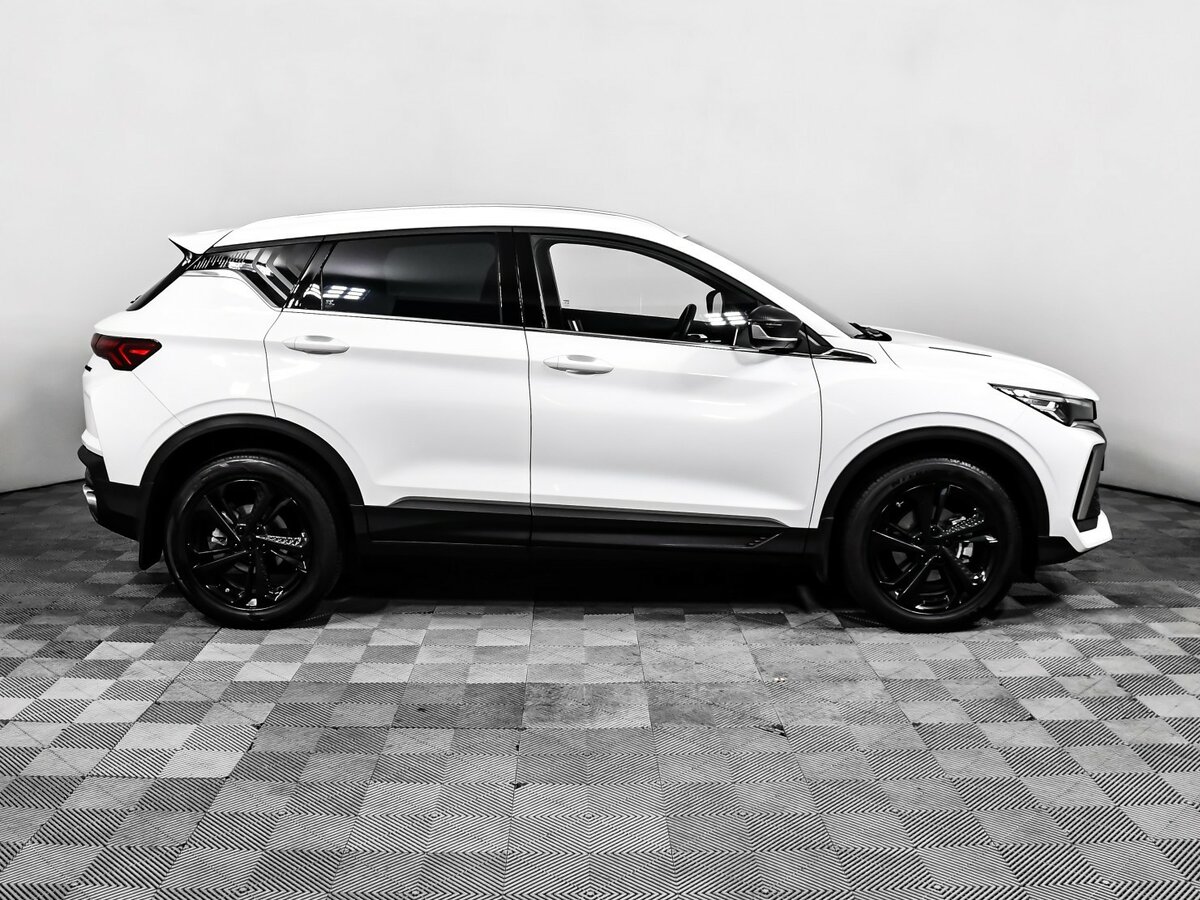 Geely Coolray с пробегом — 2023 год. Фото: #3