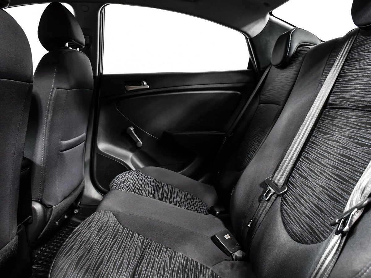 Hyundai Solaris с пробегом — 2016 год. Фото: #10