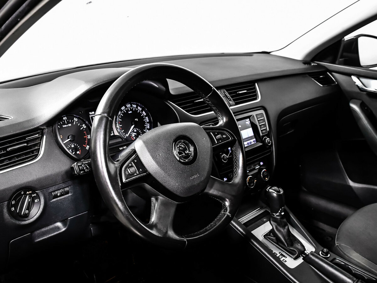 Skoda Octavia с пробегом — 2014 год. Фото: #10