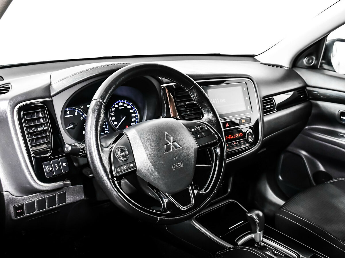 Mitsubishi Outlander с пробегом — 2018 год. Фото: #9