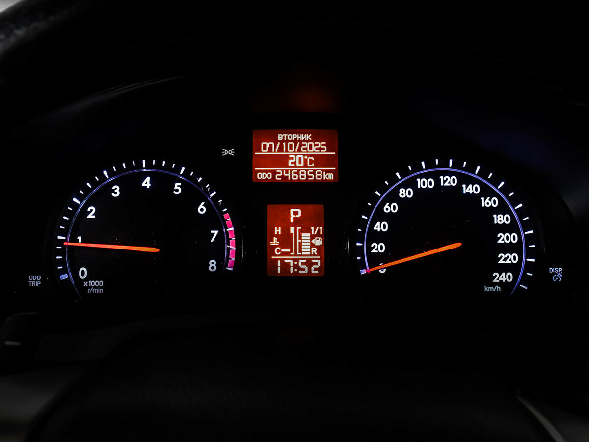 Toyota Avensis с пробегом — 2012 год. Фото: #7