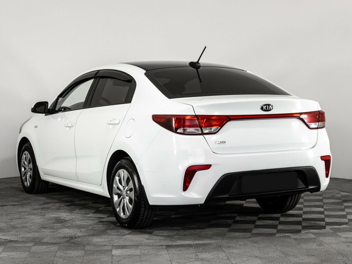 Kia Rio с пробегом — 2017 год. Фото: #5