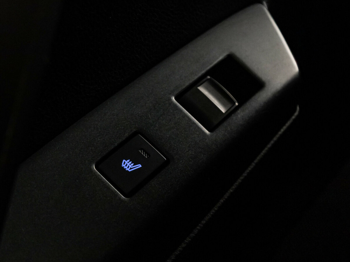 Toyota RAV4 с пробегом — 2019 год. Фото: #16