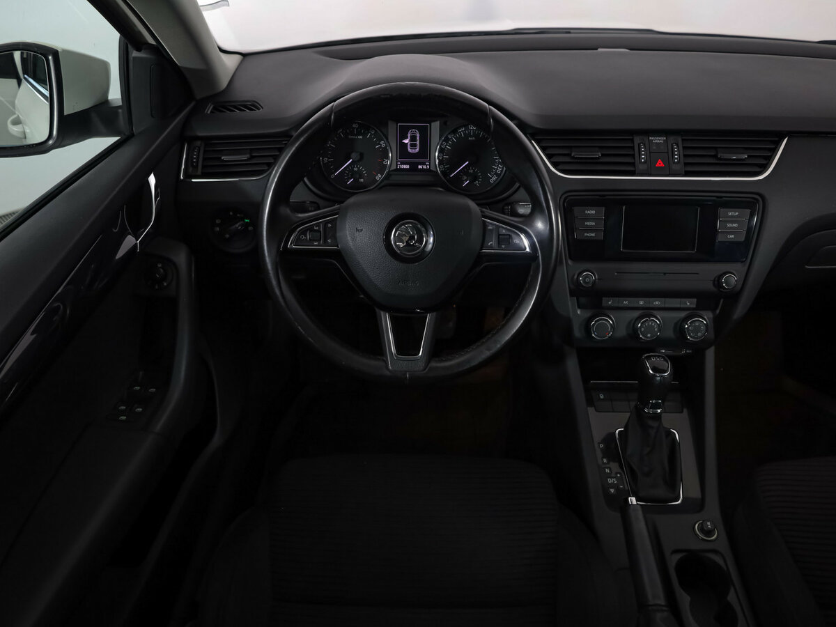 Skoda Octavia с пробегом — 2015 год. Фото: #8