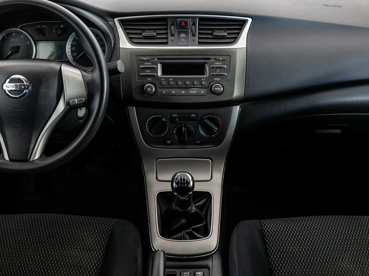Nissan Sentra с пробегом — 2015 год. Фото: #9