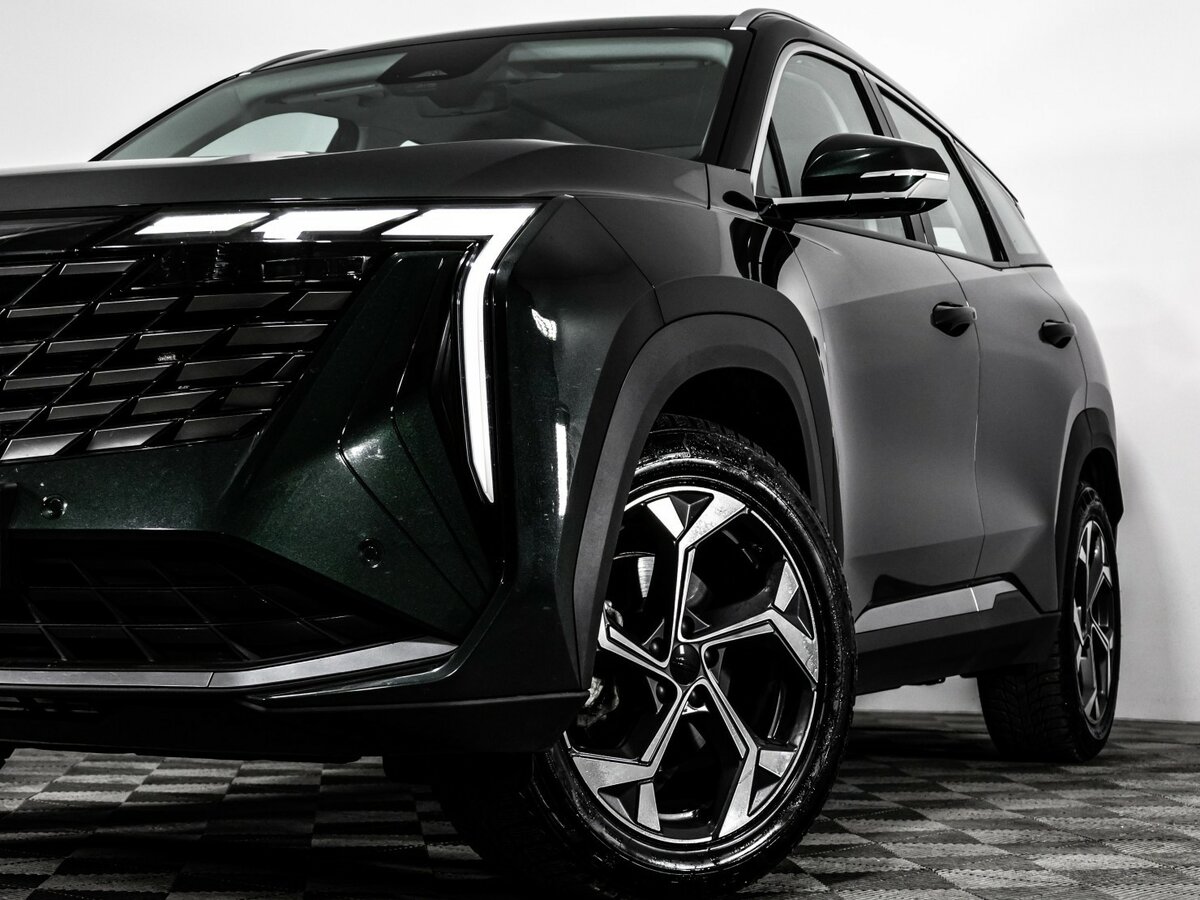 Geely Atlas с пробегом — 2023 год. Фото: #1