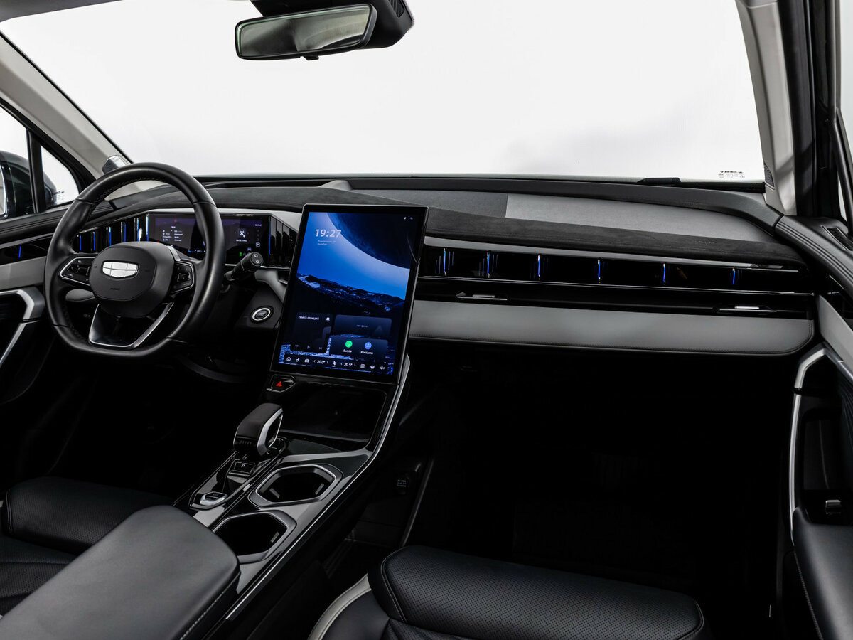 Geely Atlas с пробегом — 2023 год. Фото: #7