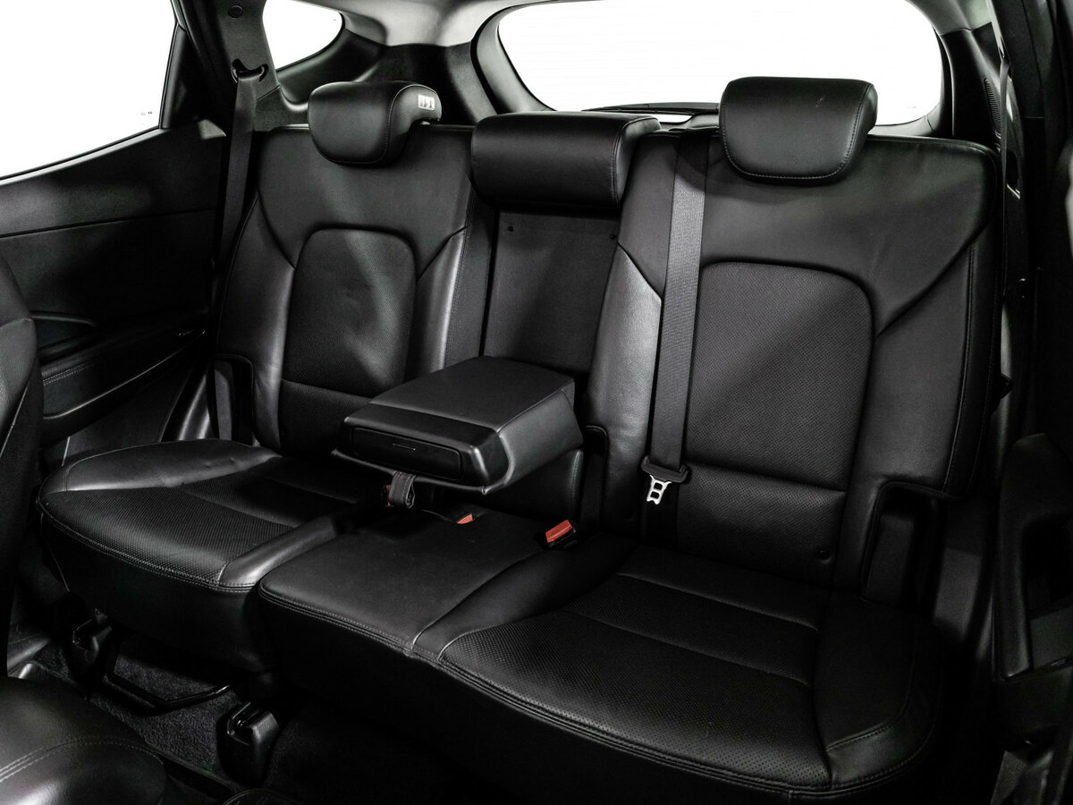 Hyundai Santa Fe с пробегом — 2018 год. Фото: #16