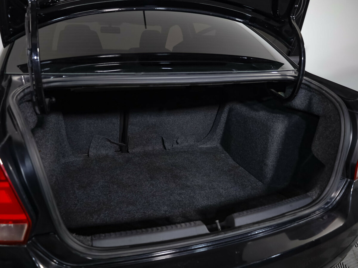 Volkswagen Polo с пробегом — 2013 год. Фото: #18