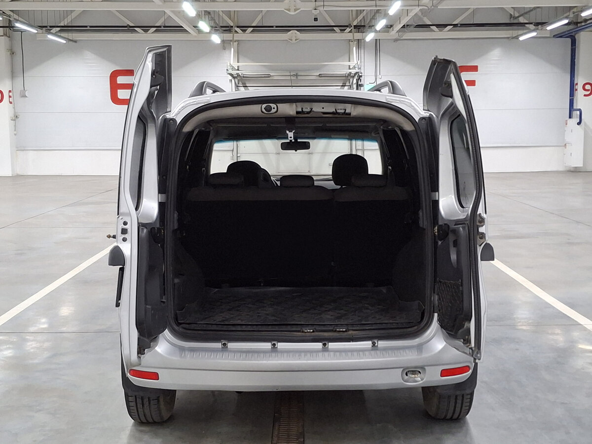 Lada (ВАЗ) Largus с пробегом — 2013 год. Фото: #9