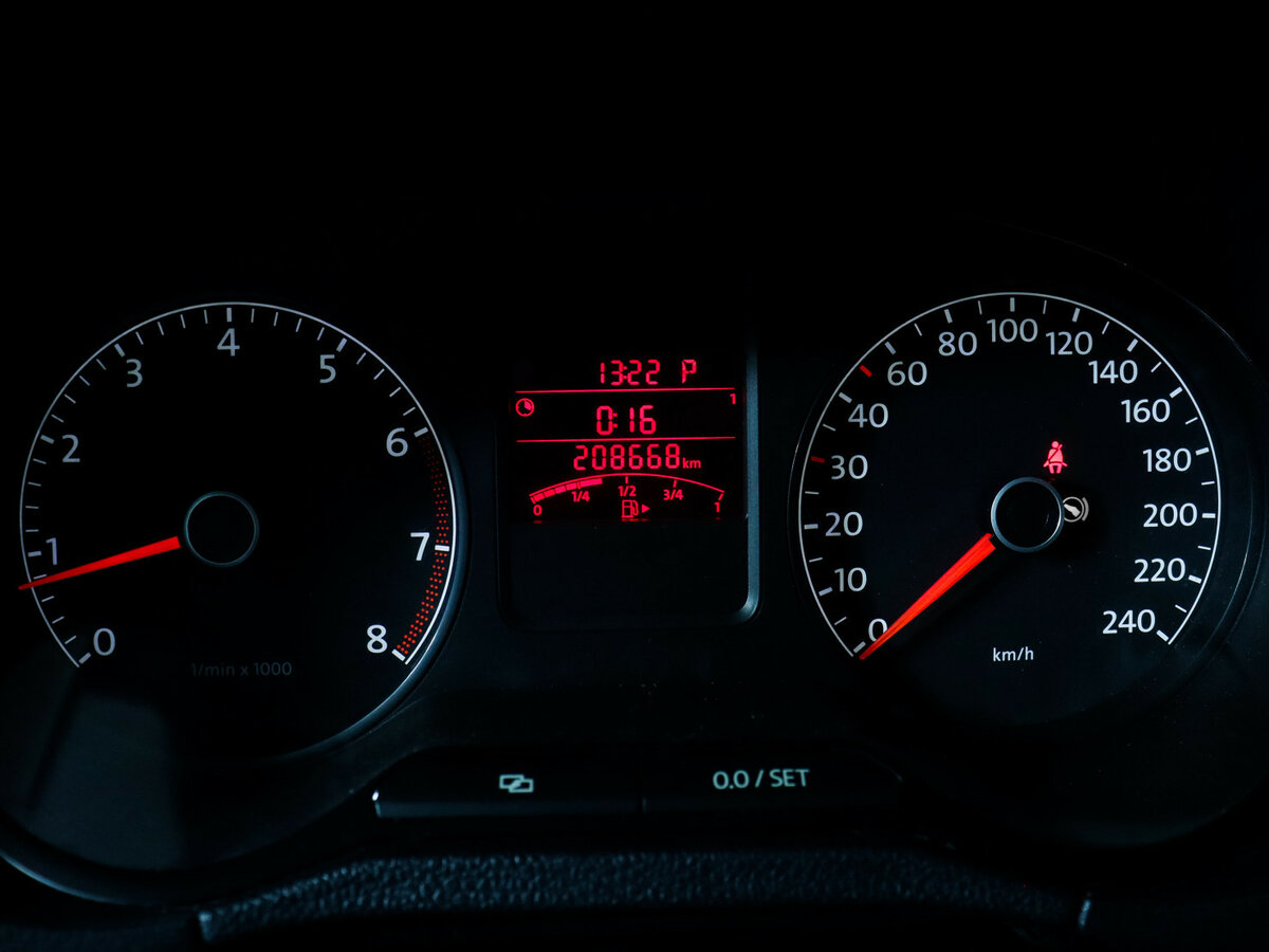 Volkswagen Polo с пробегом — 2014 год. Фото: #8