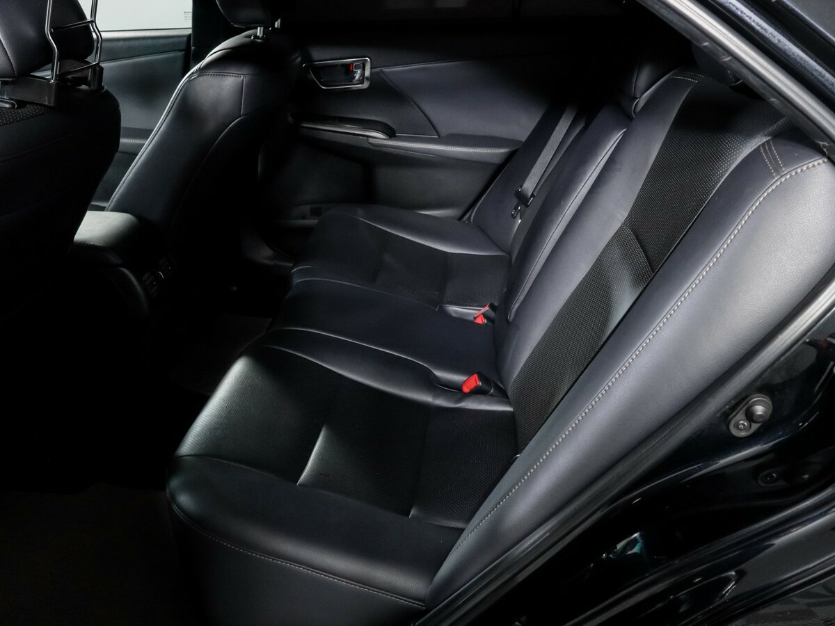 Toyota Camry с пробегом — 2014 год. Фото: #7