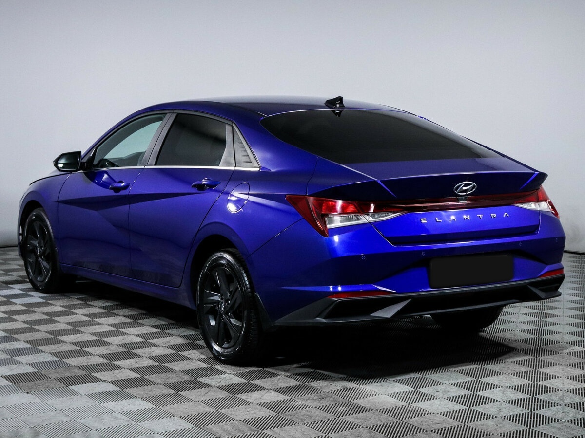 Hyundai Elantra с пробегом — 2021 год. Фото: #5