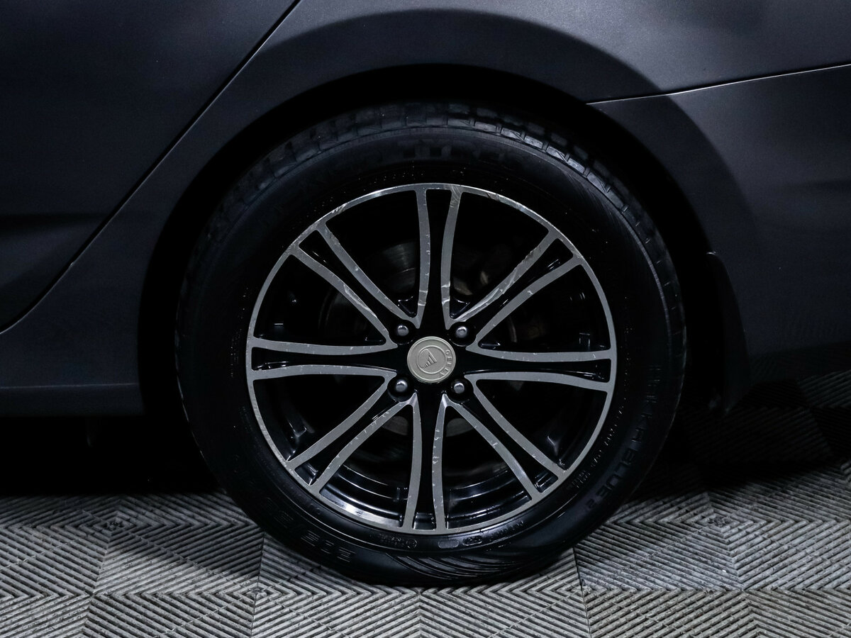 Hyundai Solaris с пробегом — 2014 год. Фото: #11