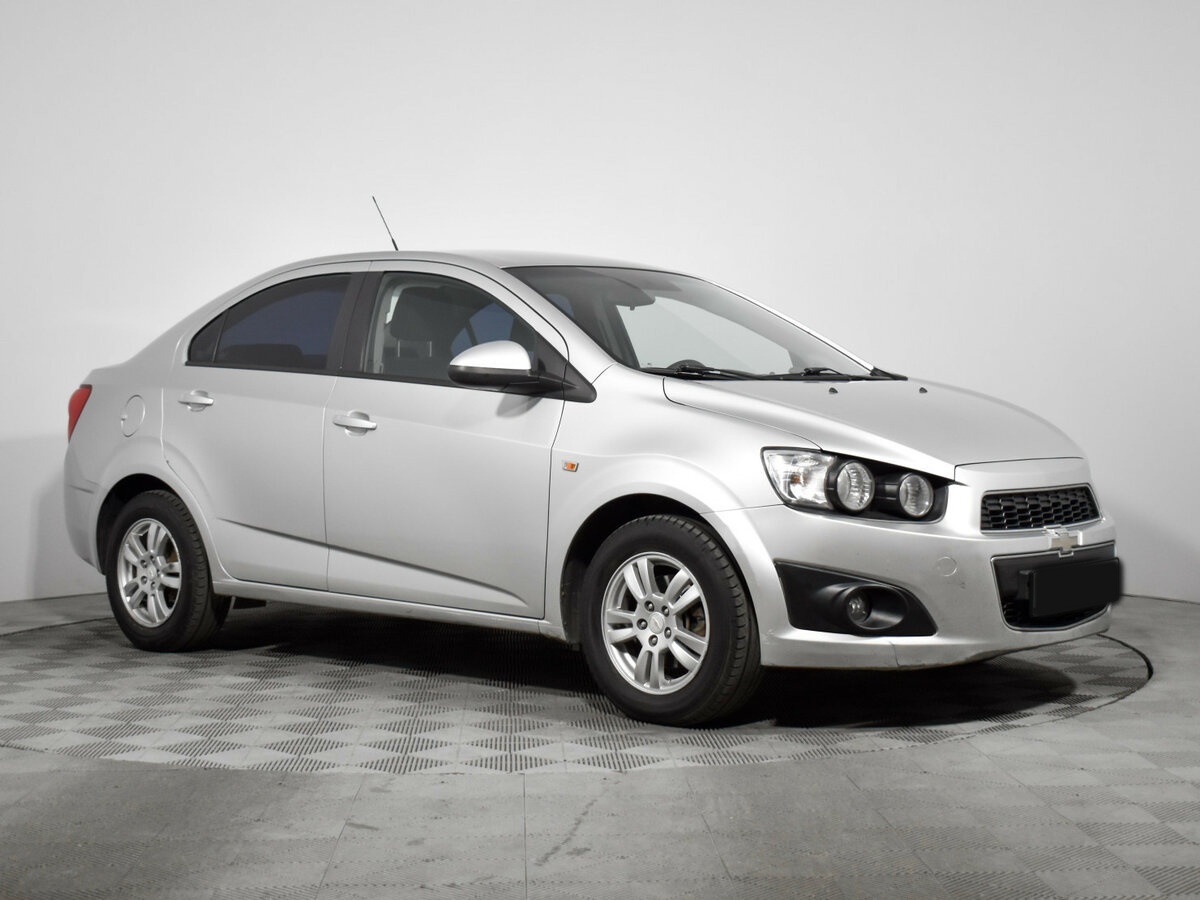 Chevrolet Aveo с пробегом — 2014 год. Фото: #2