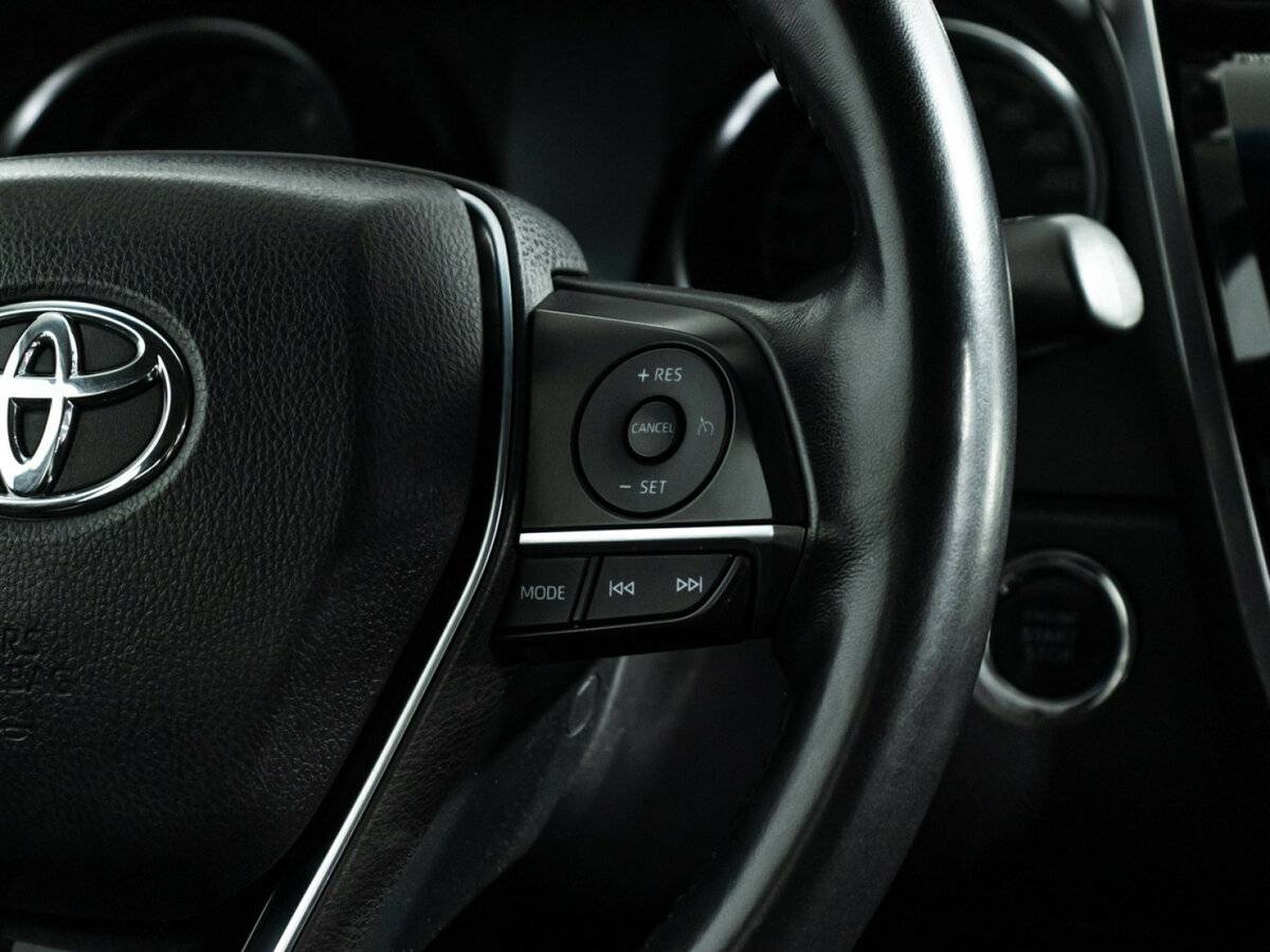 Toyota Camry с пробегом — 2018 год. Фото: #17