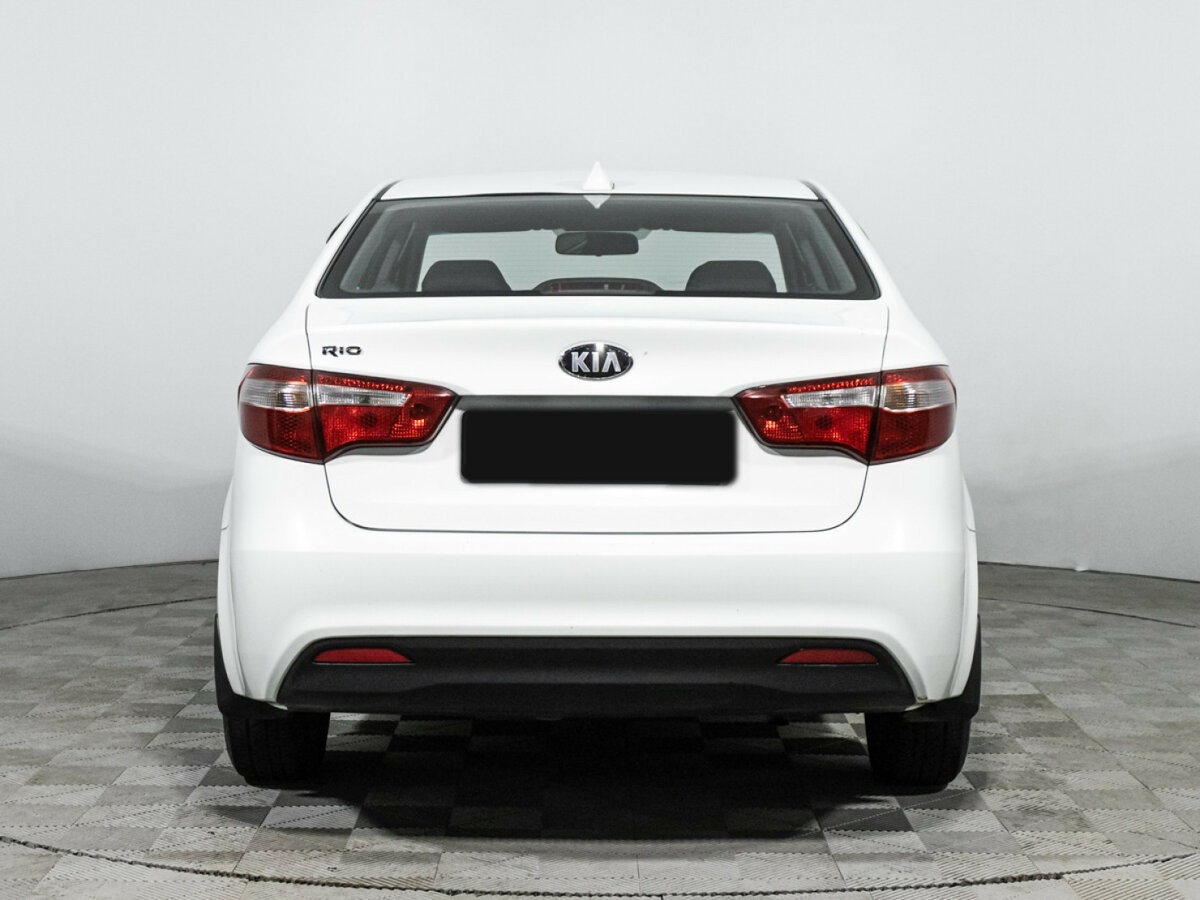 Kia Rio с пробегом — 2013 год. Фото: #5