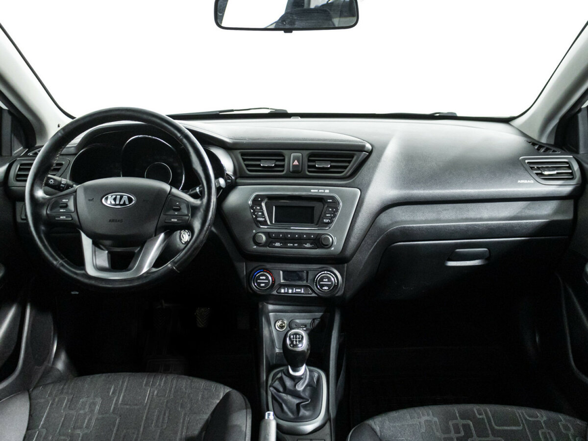 Kia Rio с пробегом — 2013 год. Фото: #12