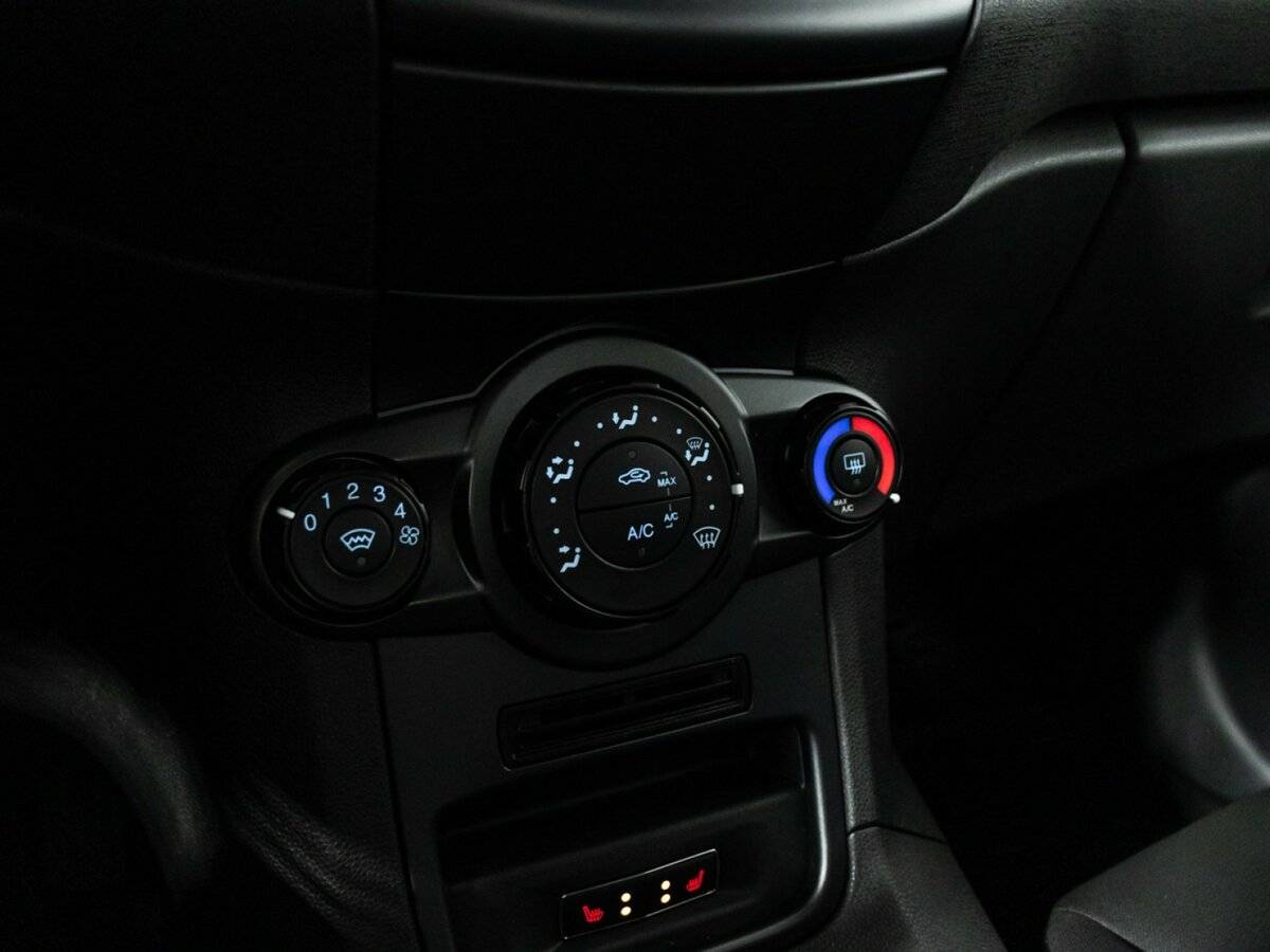 Ford Fiesta с пробегом — 2016 год. Фото: #13