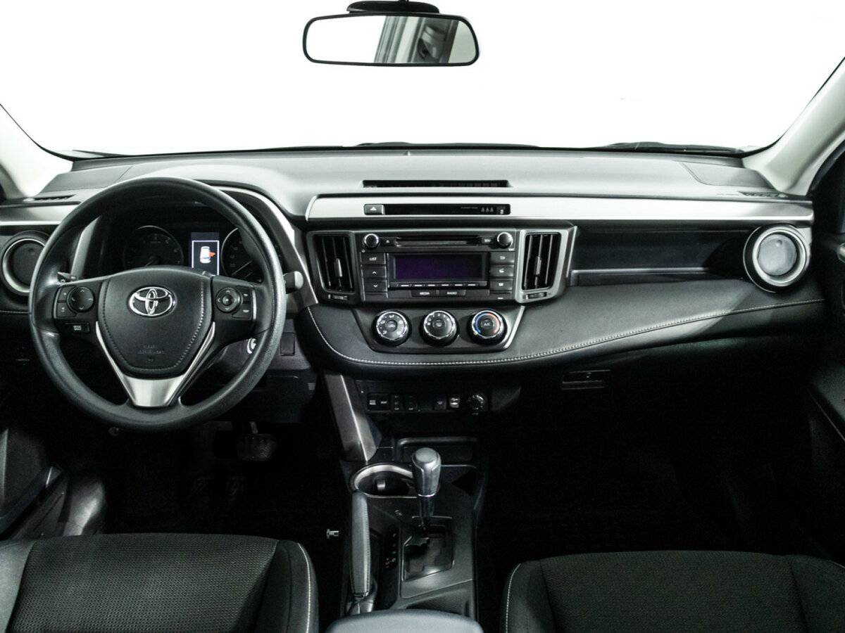 Toyota RAV4 с пробегом — 2017 год. Фото: #12