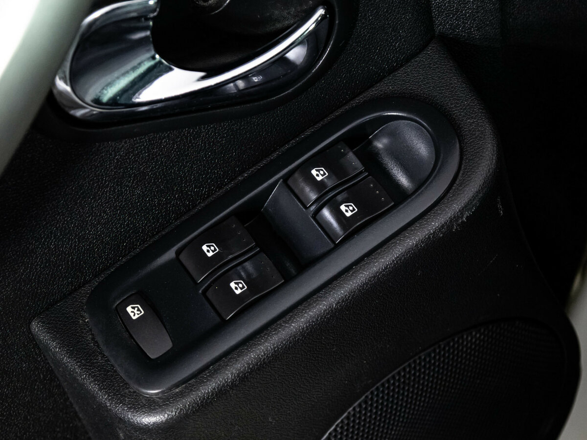 Nissan Terrano с пробегом — 2014 год. Фото: #10